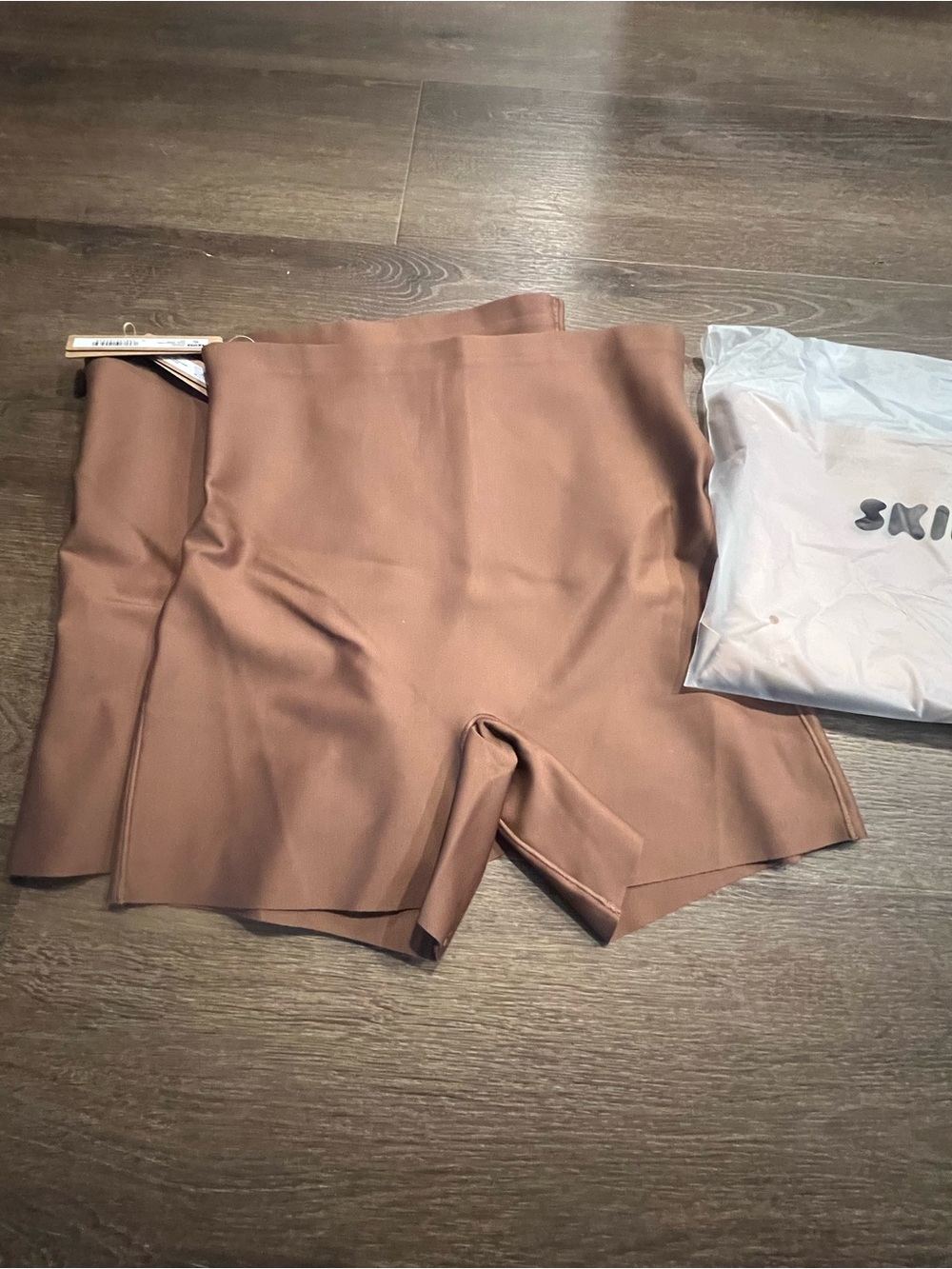 SKIMS Body Shorts size L in Jasper - Picture 2 of 3